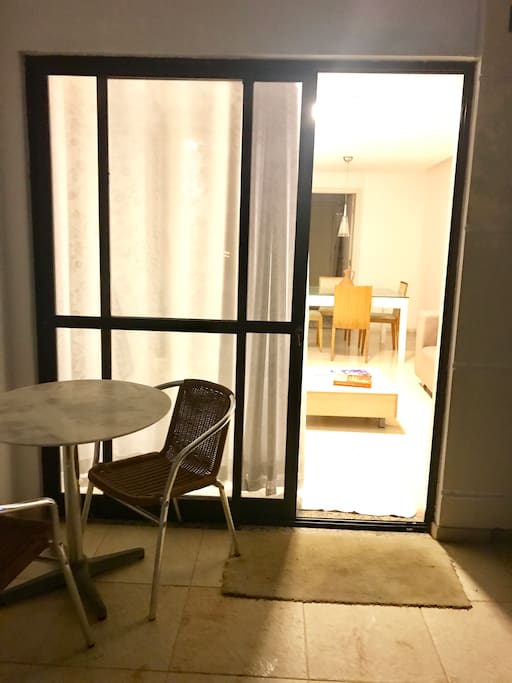 Varanda da entrada da casa