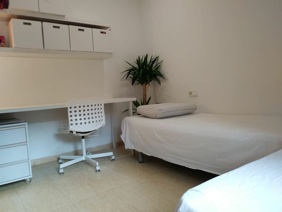 ROOM 2 PERSONS
