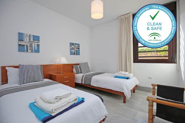 חדר שינה בקומת הקרקע