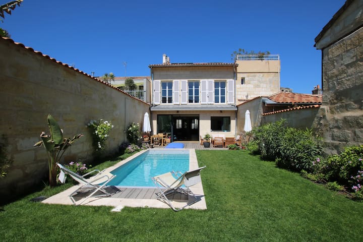 Private hotel Bordeaux center 5*