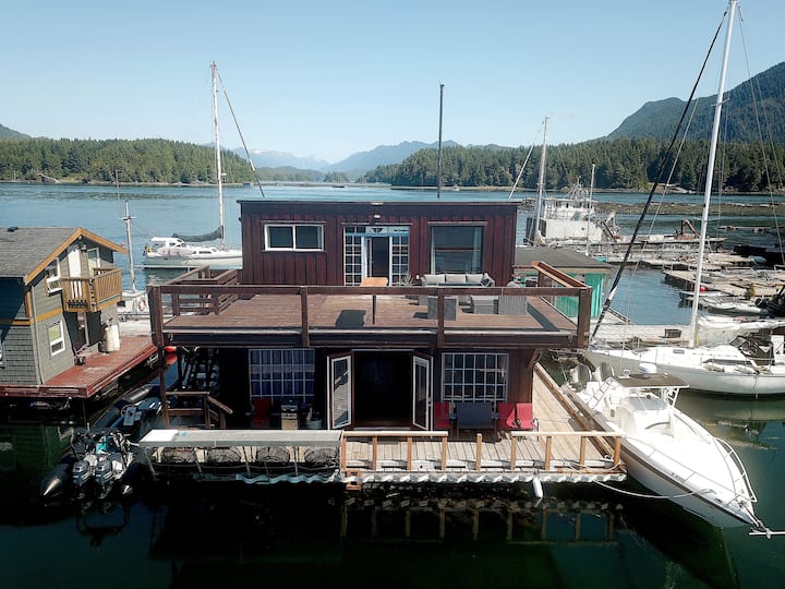4 Best Houseboats In Vancouver Island, Canada Trip101