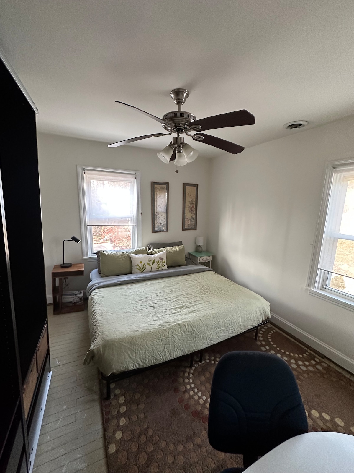 Spálňa s manželskou posteľou King