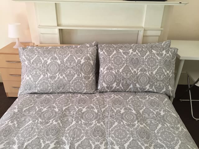 21GF Southampton Central Room Only