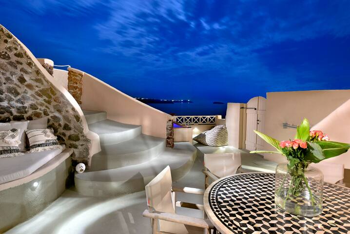 Avax Villa by K&K (indoor & outdoor jacuzzi) gallery image 5