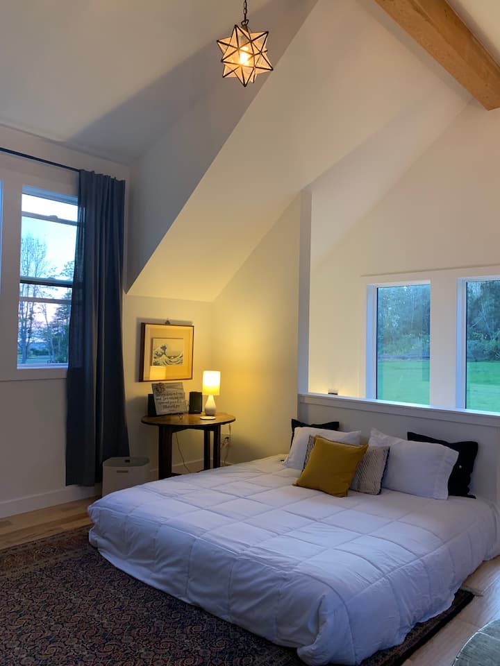 King Size bed by Jaxx is lower to the ground 