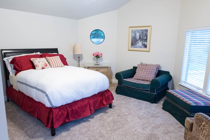 Master Bedrooom