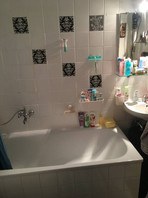 Bad und Toilette gemeinsame Nutzung