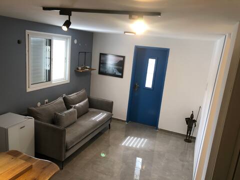 Cozy, Modern small apartment in Zichron Yaakov