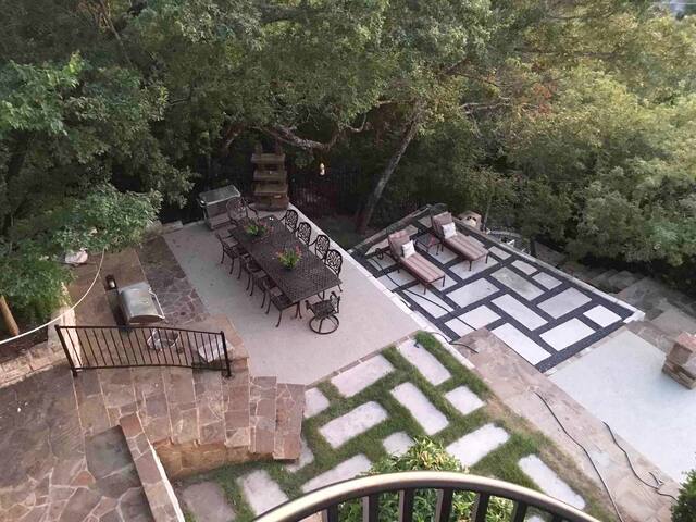 Bohemian lounge, bar, grill, pool & spa, 2 bdrms gallery image 4