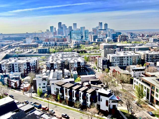 Rooftop Retreat-Modern Townhome in LoHi gallery image 2
