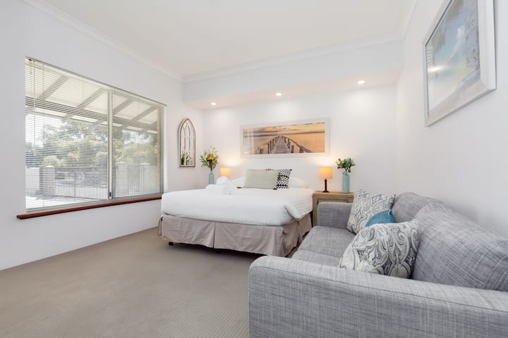 A3 - Modern Apt W/ Free Parking + Private Bathroom - Joondalup
