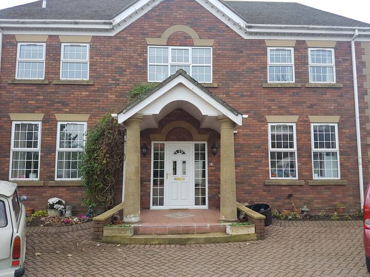 Downstairs room in lovely house near coast Houses for Rent in Seaham