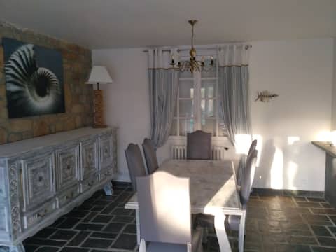 Successful Airbnb property: Kerlouan Roc Quelennec Neiz Vran Kerlouan 29890 EN in Kerlouan