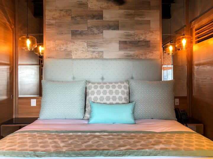 SPÁLŇA S MANŽELSKOU POSTEĽOU KING