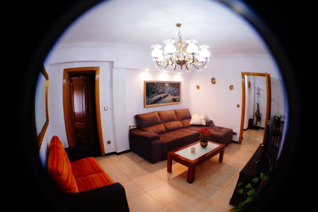 Este es nuestro salón, con sofás muy muy cómodos.