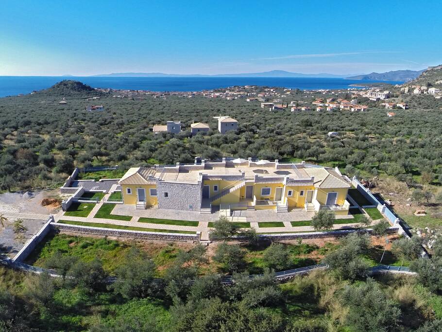 Panoramic view of the property and the location