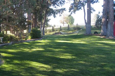 Farm House on the Edge of Town (opt. 2nd room)