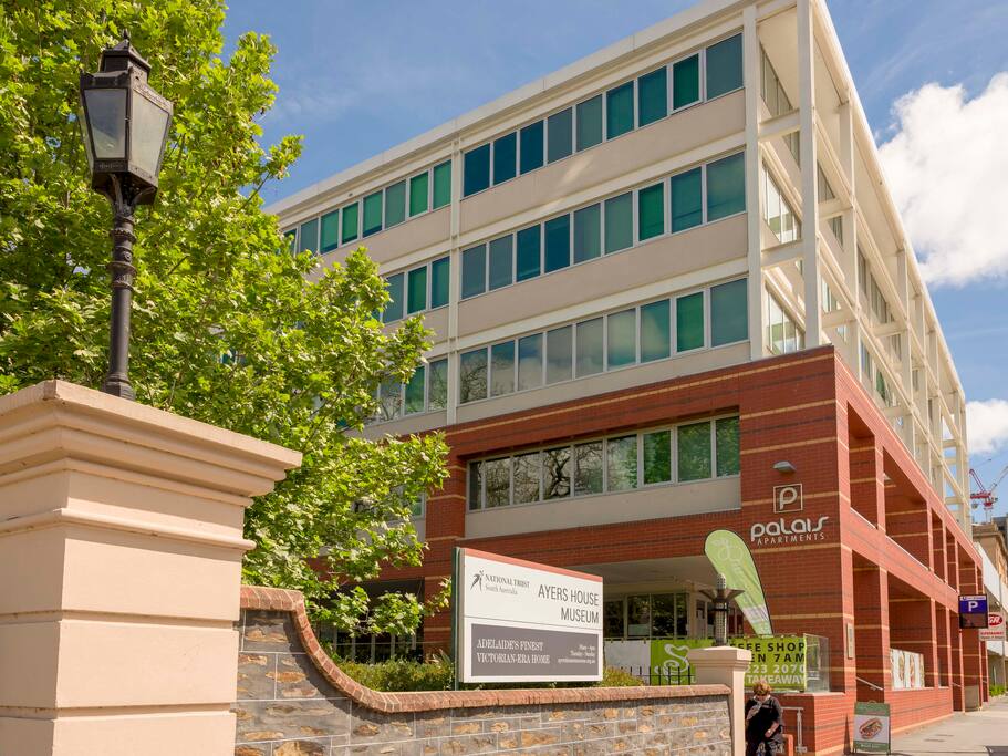 Street view from North Tce, facing west