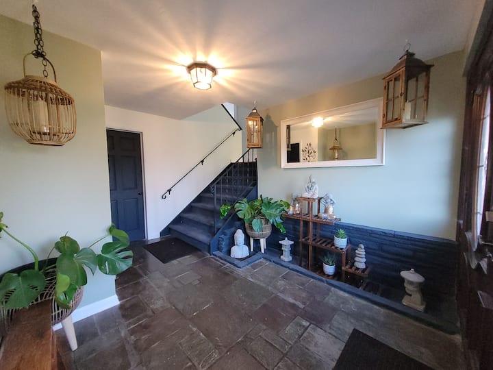 Charming Vacation House W/ Pool & Hottub - Poughkeepsie, NY