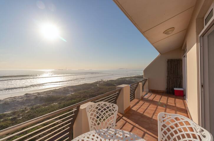 Wake up to the sounds, views & smell of the ocean gallery image 2