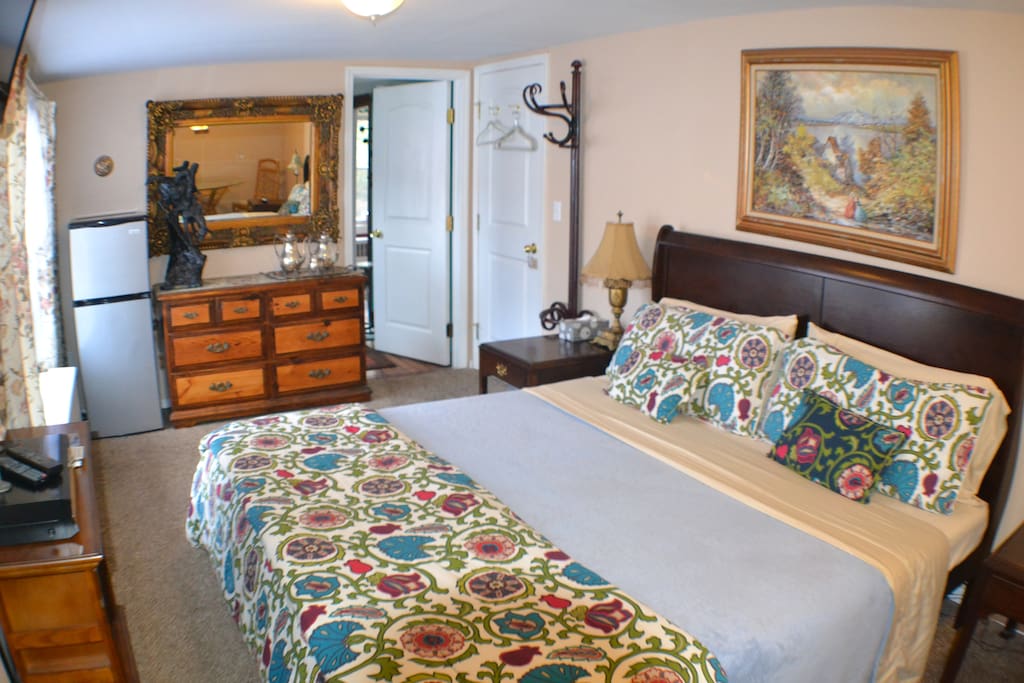 King Bedroom (parents bedroom)