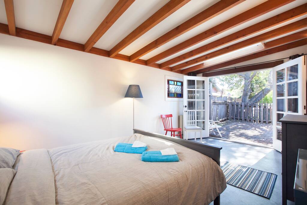 Queen bedroom 1