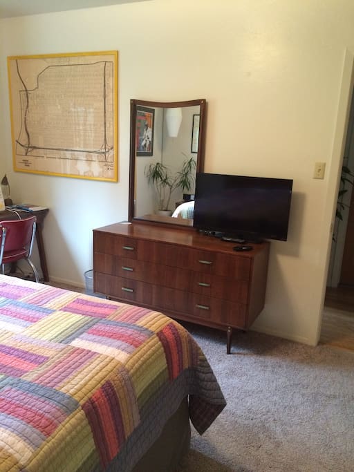 Kroehler dresser with LED TV and cable