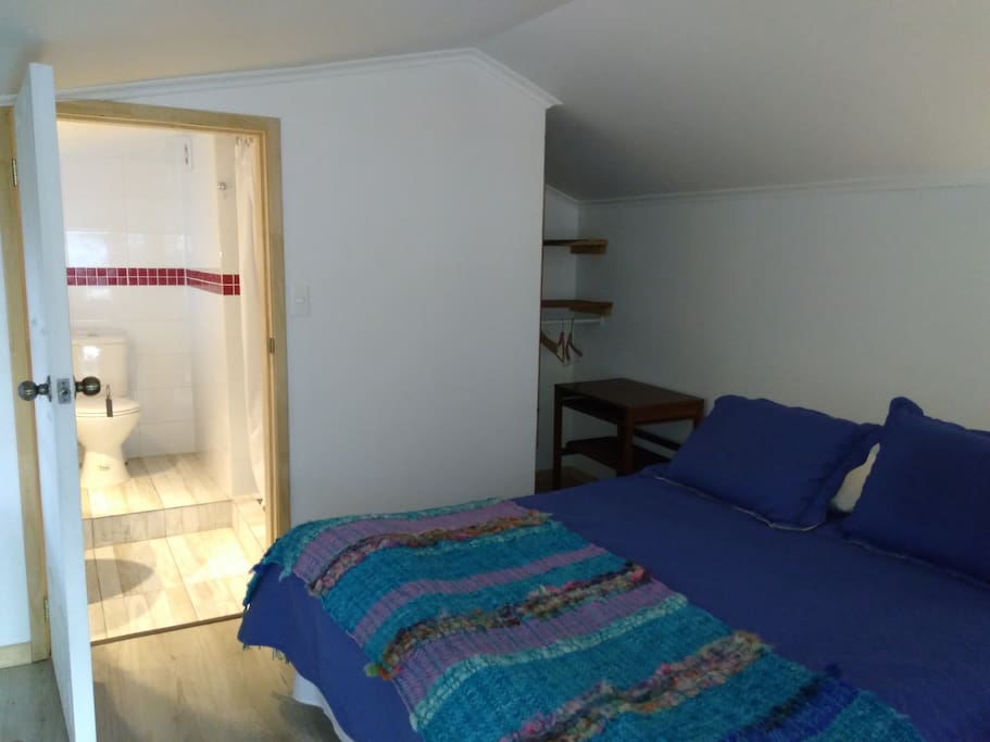 Cómoda habitación con Wi-Fi, departamento para estrenar.