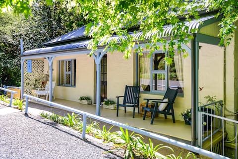 Successful Airbnb property: Hydeaway House in Adelaide Hills Council
