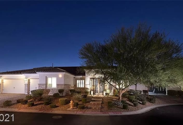 #37 Luxurious Mansion Glamorous Pool & Spa gallery image 2