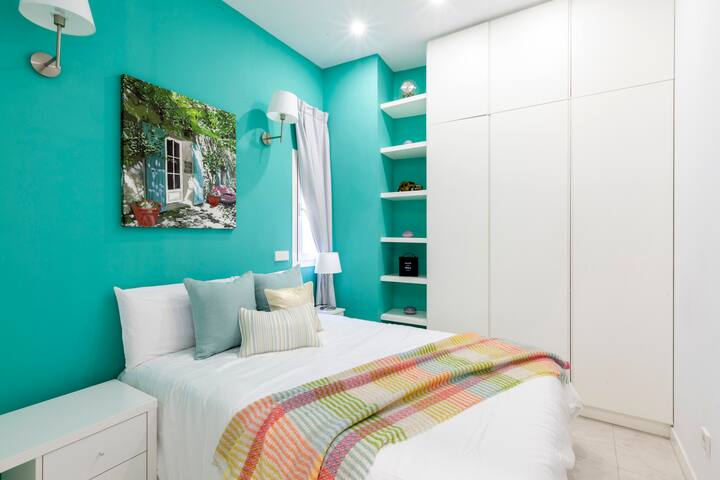 Puerta del Sol Apartment – Perfecto para grupos! gallery image 3