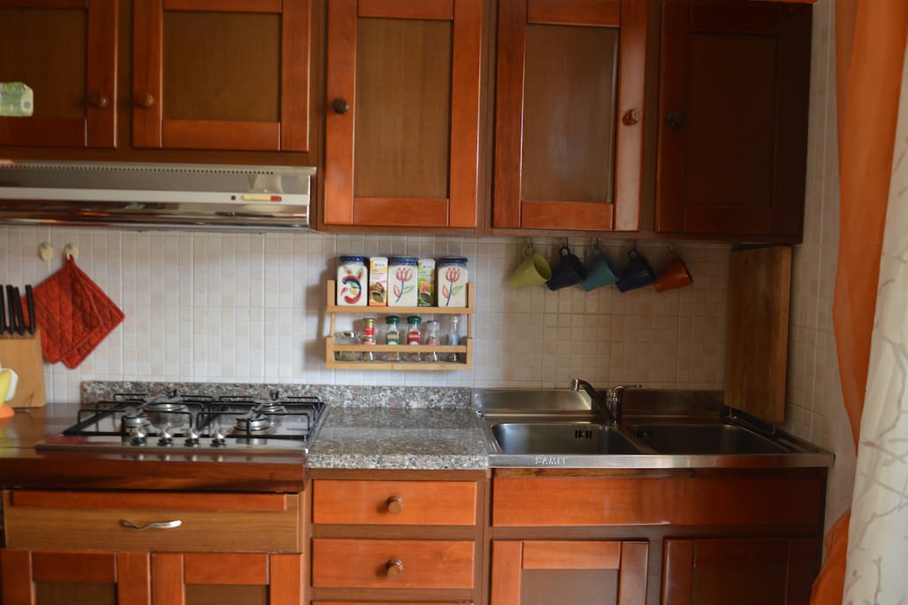 fully equipped kitchen