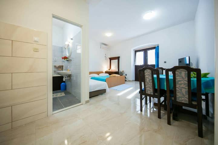 Seafront apartment Jurkovica
