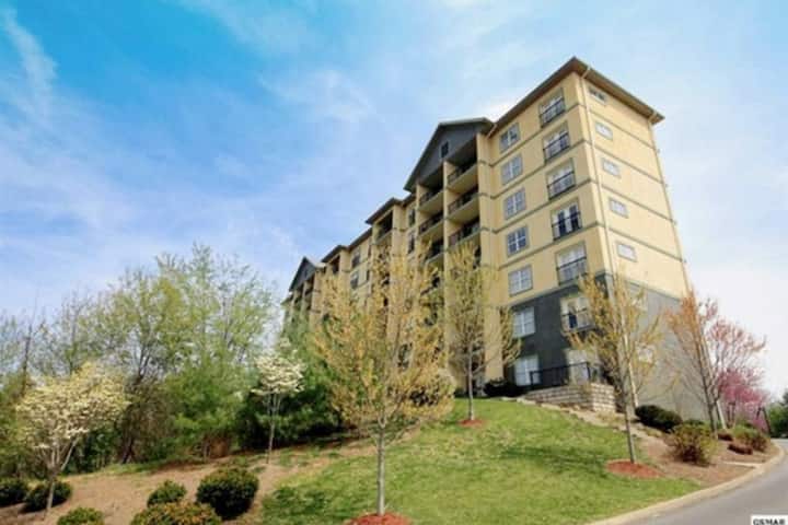 Luxury mountain condo - Condominiums for Rent in Pigeon Forge ... - Luxury Mountain Condos With Scenic Views