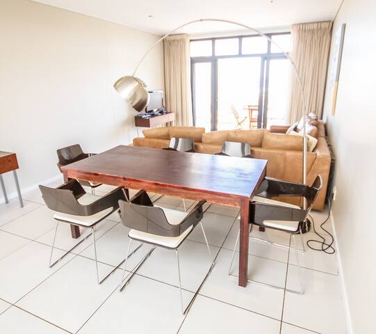 Oceans Reflection gallery image 4