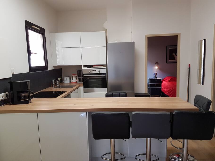 Cuisine tout équipé avec bar