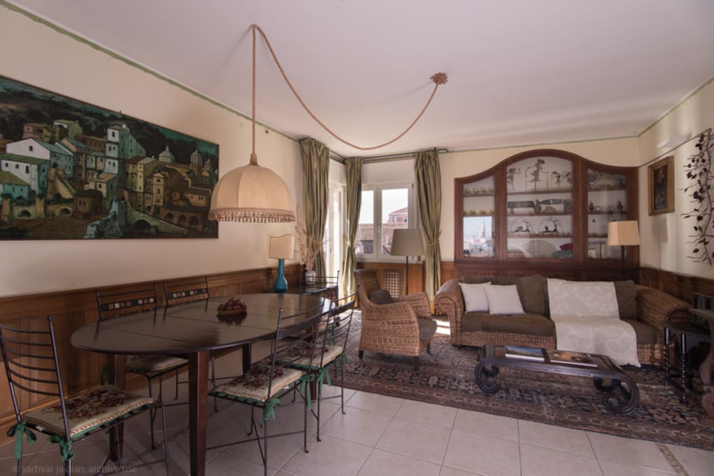 Living/dining room