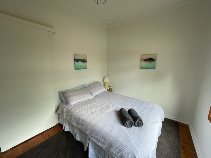 إنهاء غرفة النوم رقم3 في الطابق السفلي - سرير مزدوج