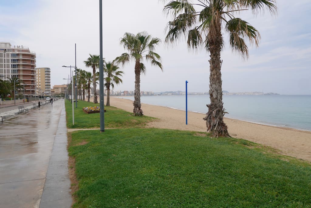 Paseo al lado del apartamento