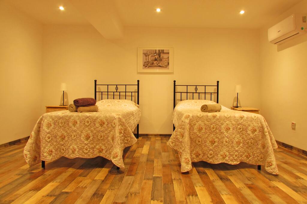 Twin Rooms