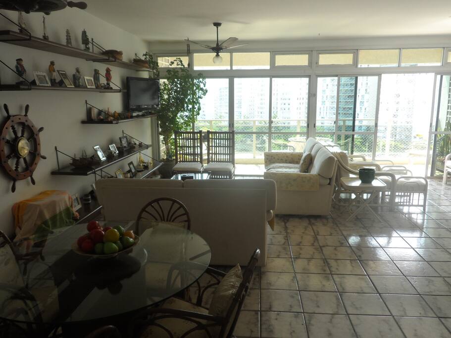 Ainda a sala, de outro ângulo!