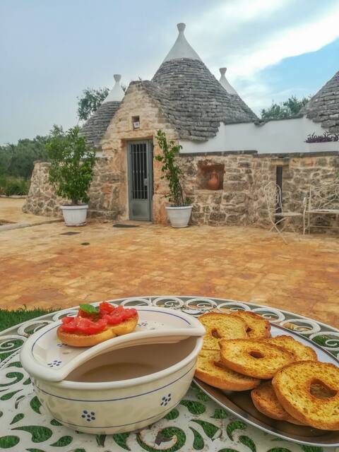 Trullo "Donna Lucia" with swimming pool
