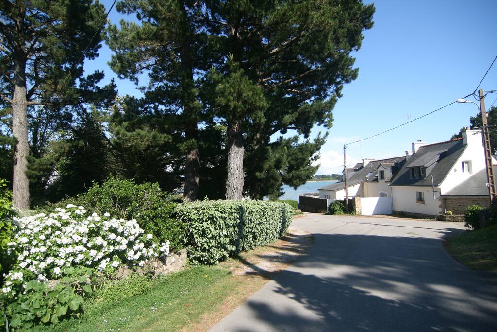 La cale à bateau à pied (50m de la maison)