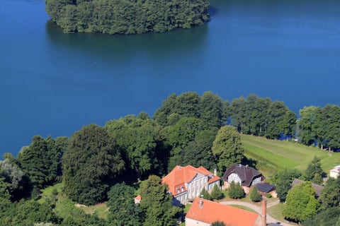 Idyllic lakefront