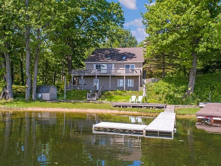 Lost Lake Cottage - for Families and Fishermen!