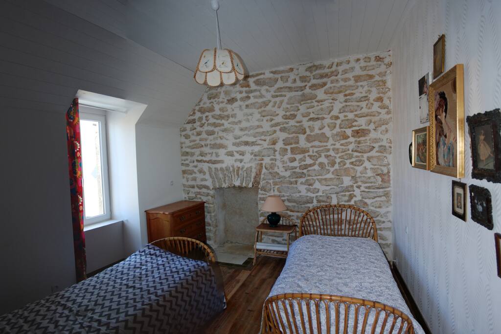 chambre 2 lits 1 place