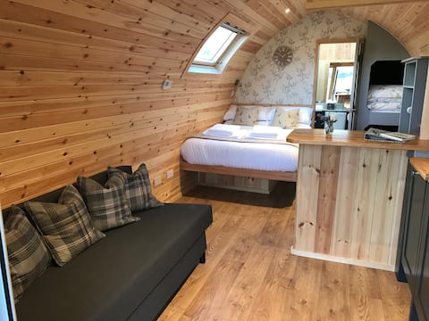 Luxury en-suite pods, stunning views - Hare Meadow