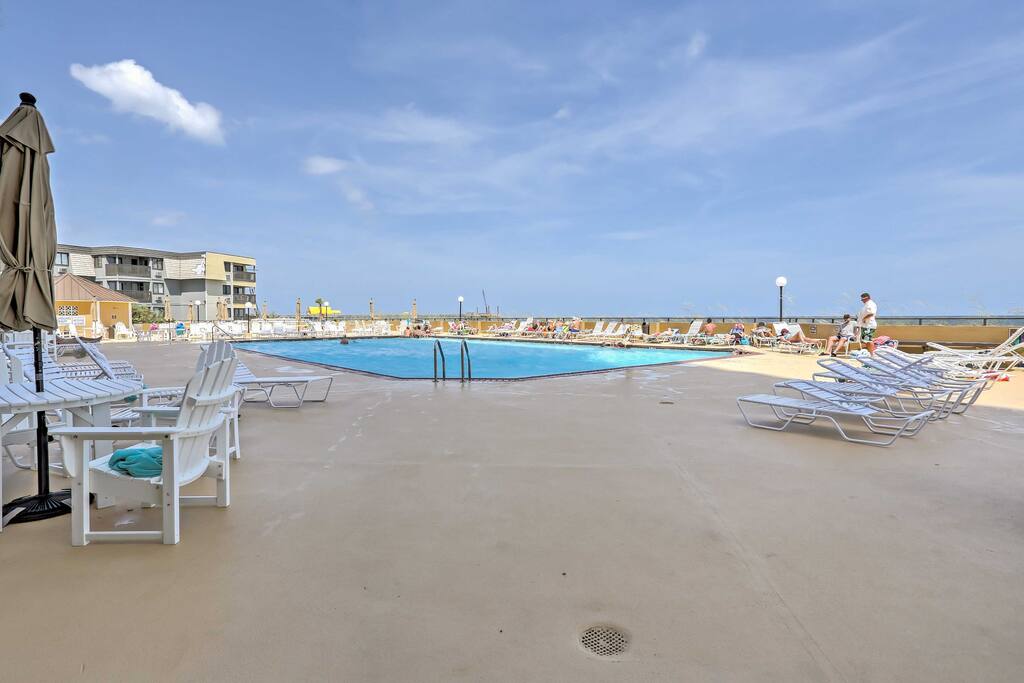 Nestled in the desirable Maisons-sur-Mer resort complex, this property boasts countless onsite amenities, including a pool, tennis courts, fitness center, game room, restaurants and more