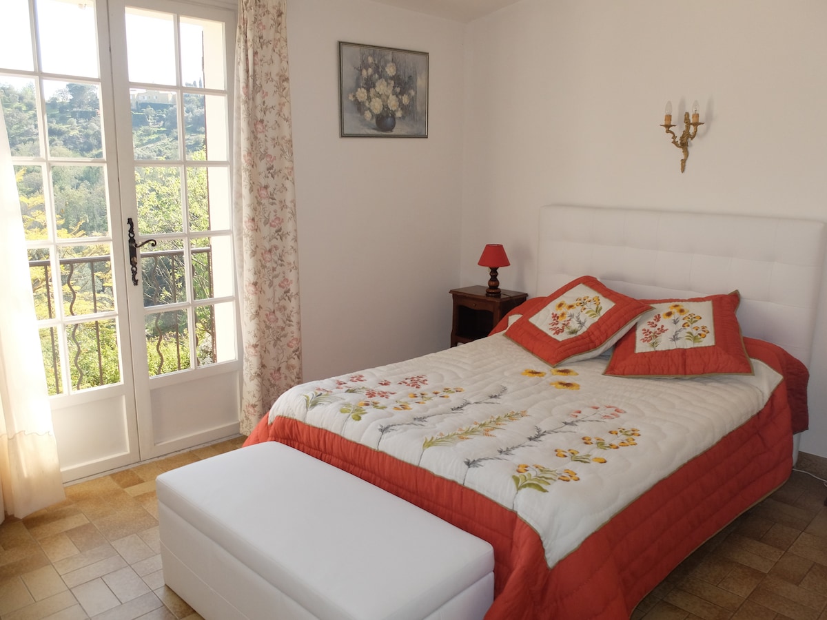 Საძინებელი 1