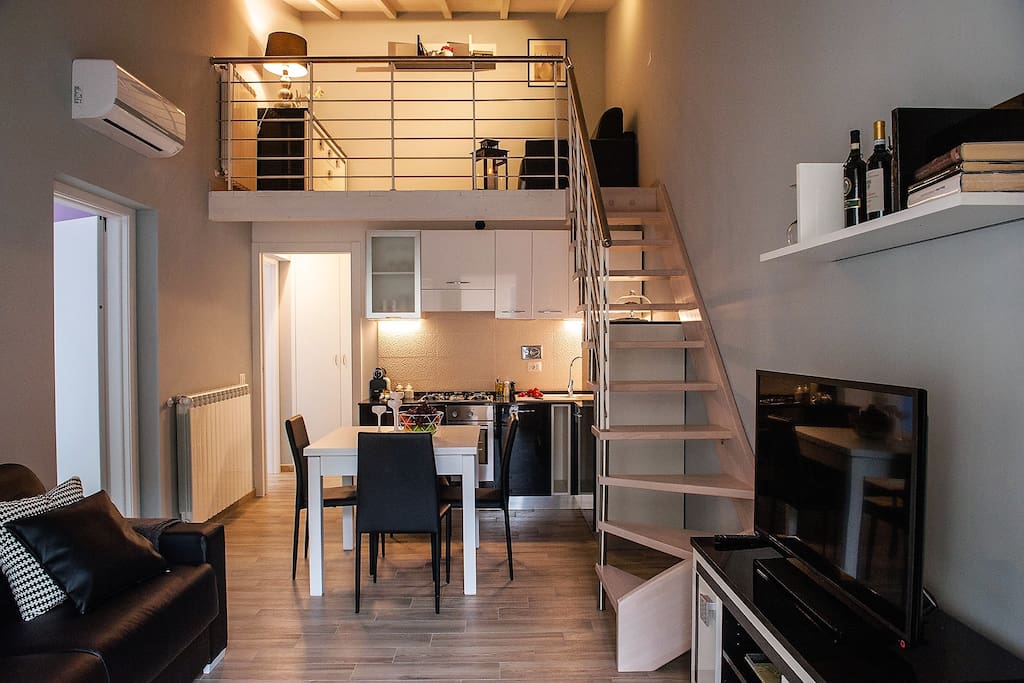 The house is in 2 level, upstairs you can find a relaxing area with a single sofa bed with a real matress large 90 cm